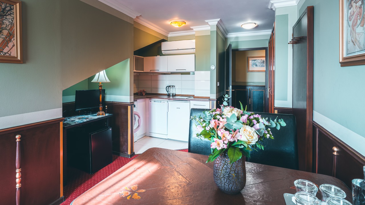 Hotel Hastal Best Hotel Prague Old Town; Family Hotel, Family-Friendly, Luxury Hotel Kitchen