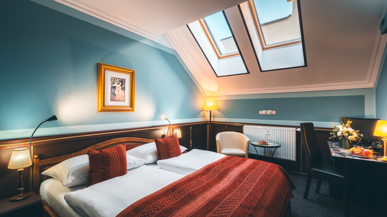 Hotel Hastal Best Hotel Prague Old Town; Luxury Quiet Room, Black-Out Shutter, Comfortable