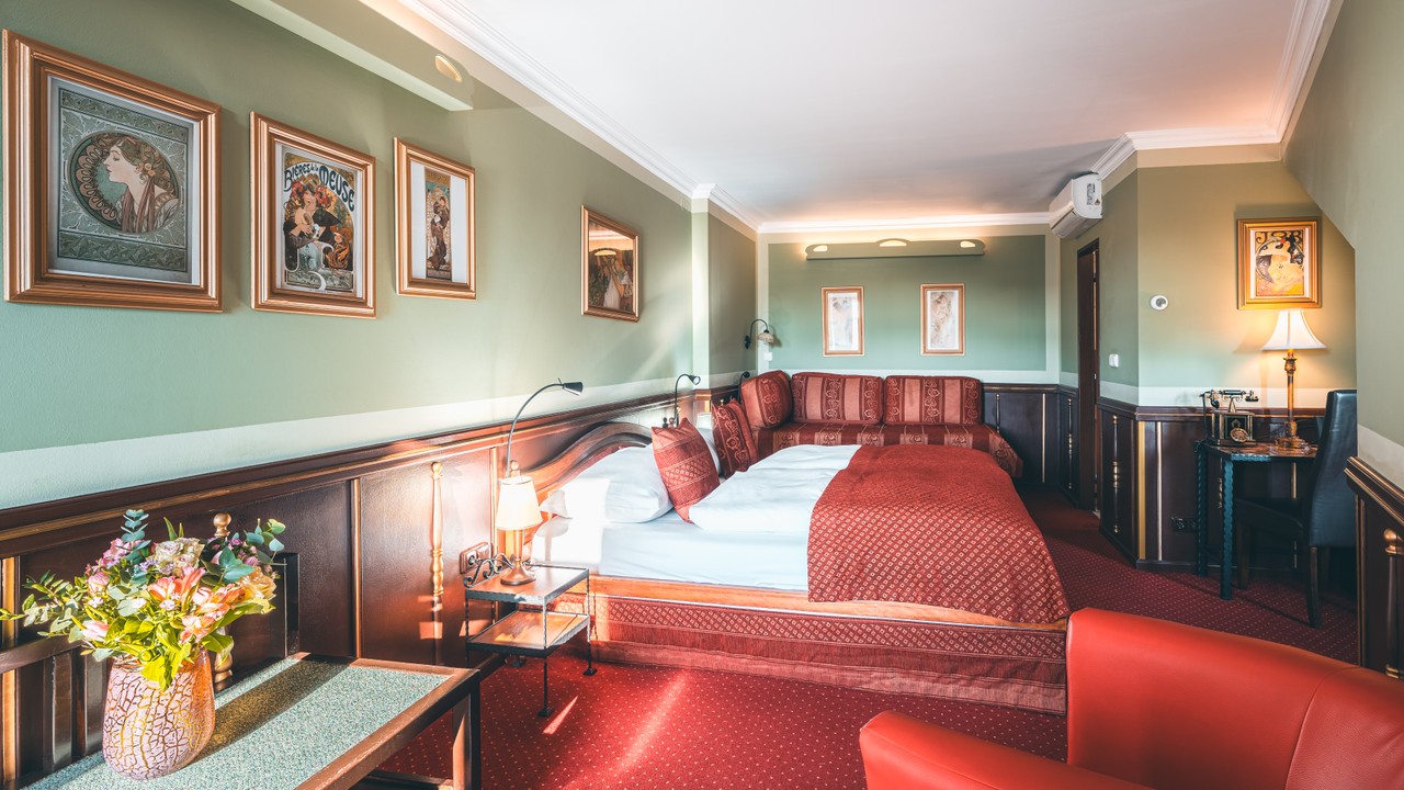 Hotel Hastal Best Hotel Prague Old Town; Family-Friendly Apartment, Prague 1 Central Location, Quiet Room, Elegant Dining Room, Elevator