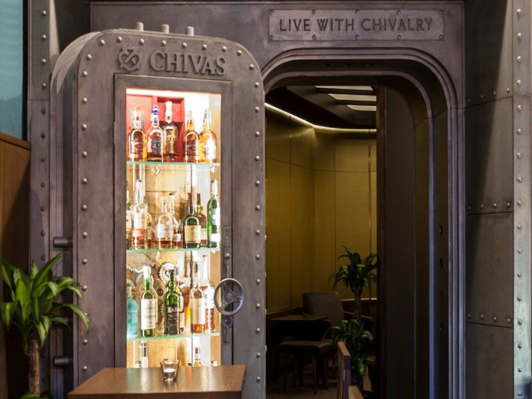 The Banker's Bar, Prague